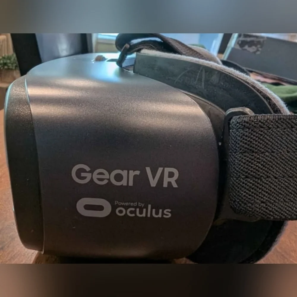 Samsung Gear VR with Controller - Black